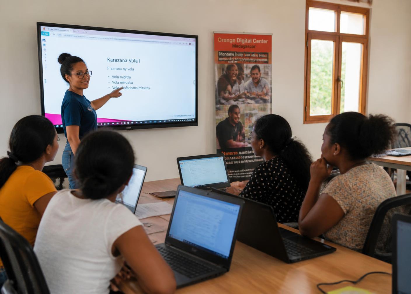 Session de formation numérique pour femmes entrepreneures à la Maison du Numérique